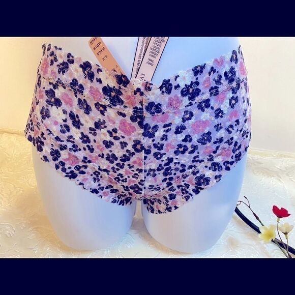 Victoria Secret  sexy  Cheeky Panties Underwear M - Picture 1 of 10